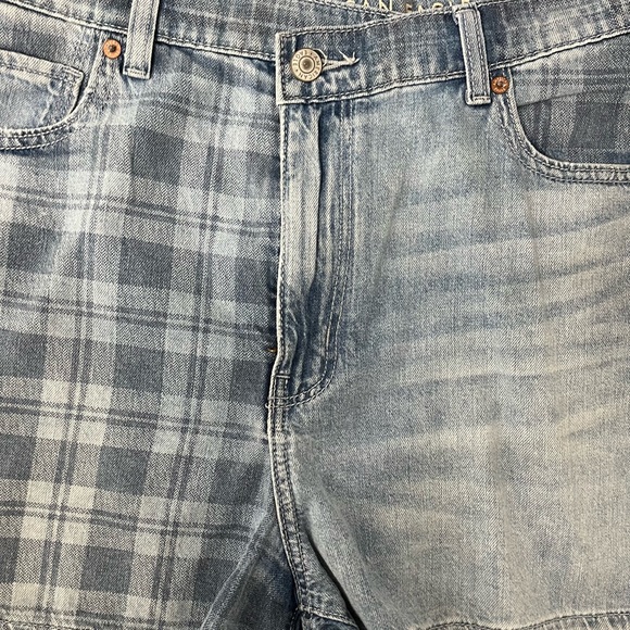 NWT AE Crossover Highest Waist Denim Mom Shorts Sizes:(2) 14’s, (2) 16’s, (1) 18 - Picture 6 of 10